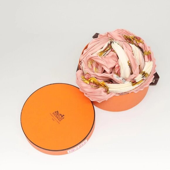 HERMES Pleated Carre 90 Scarf ""Traineaux et glifsades"" Silk Pink Auth - Picture 2 of 16